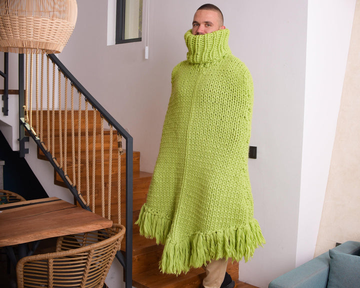 Green Wool Poncho – Hand Knitted Chunky Knit Body Cover T812M
