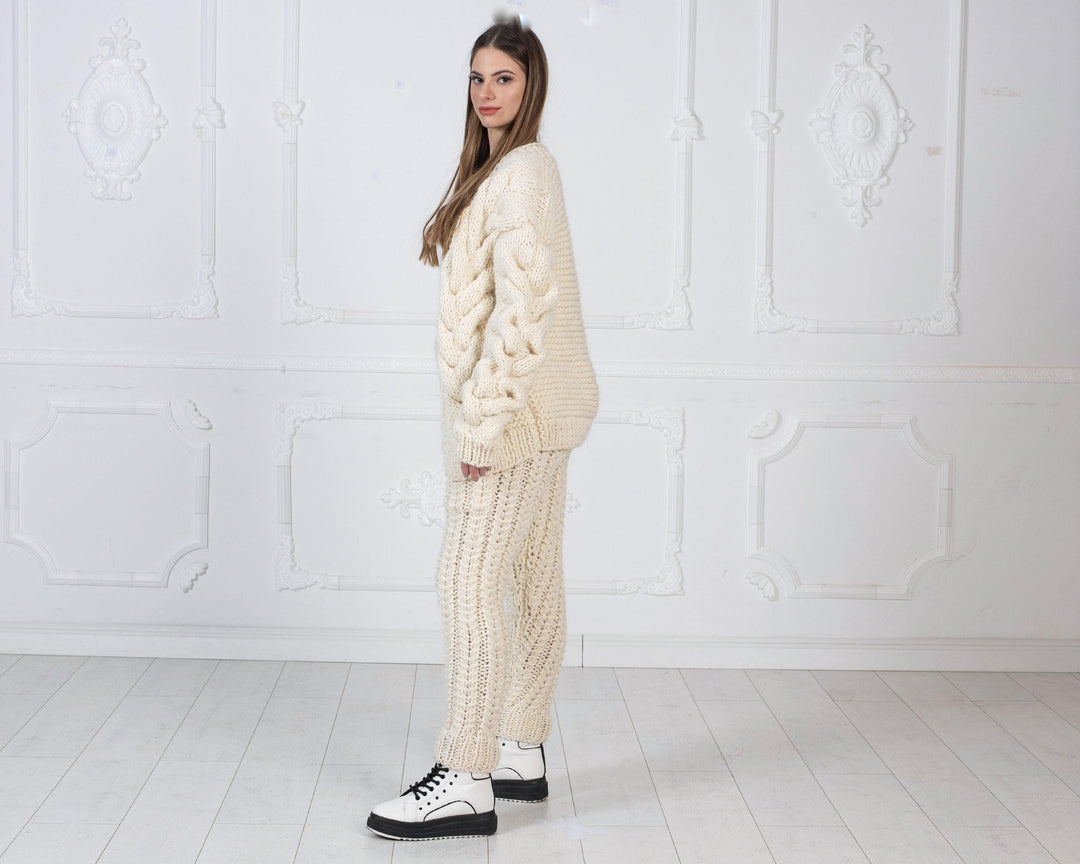 Cropped Wool Cardigan – Hand Knitted 100% Wool Chunky Jacket T974