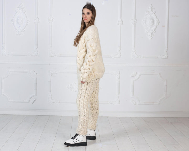 Cropped Wool Cardigan – Hand Knitted 100% Wool Chunky Jacket T974