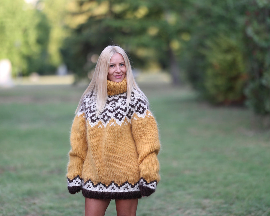 Super Chunky Nordic Mohair Sweater, Hand Knitted 10-Strand Icelandic Pullover T1460