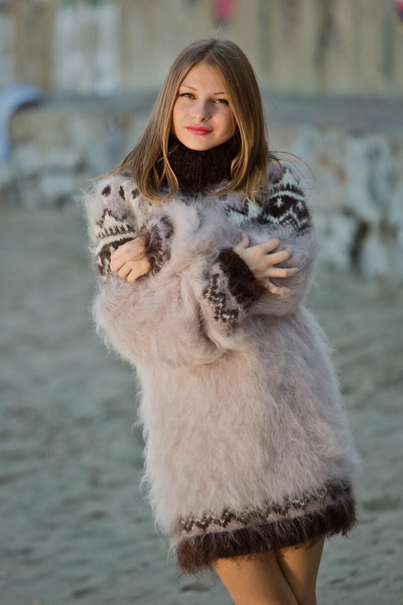 Beige Mohair Sweater – Chunky Hand Knitted Icelandic Wool Jumper T134