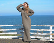 Robe pull en laine beige, robe longue maxi à col roulé tricotée main, grosse maille T666