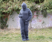 Mohair Catsuit – 20-fädig handgestrickter flauschiger Ganzkörperanzug mit Sturmhaube, Fäustlingen und Socken – T1360
