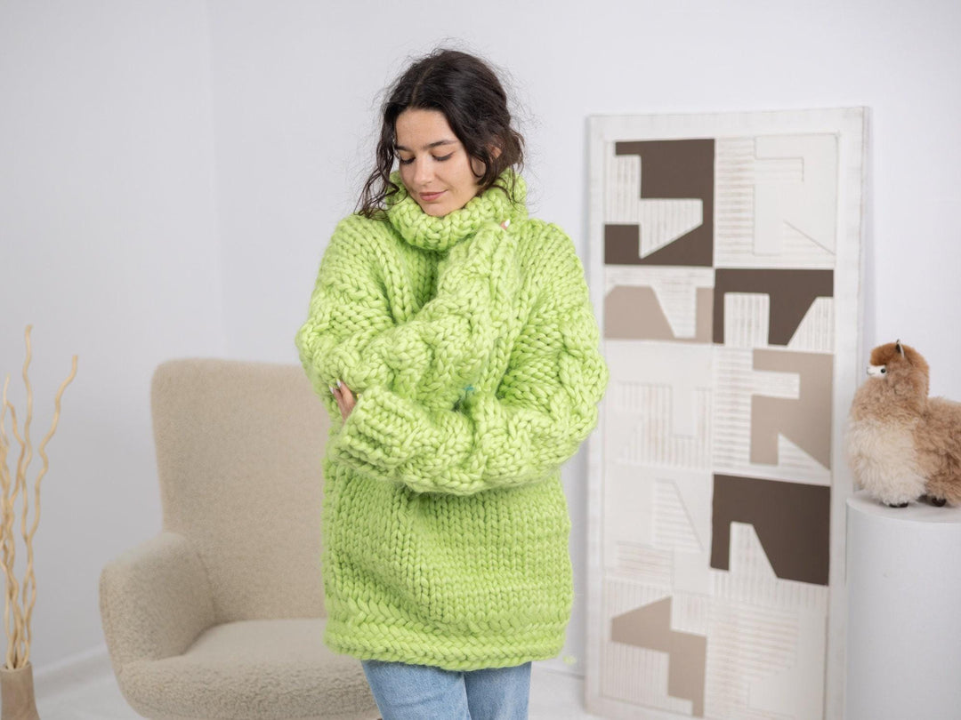 Thick Knit Soft Merino  SWEATER in Apple Green   T1669