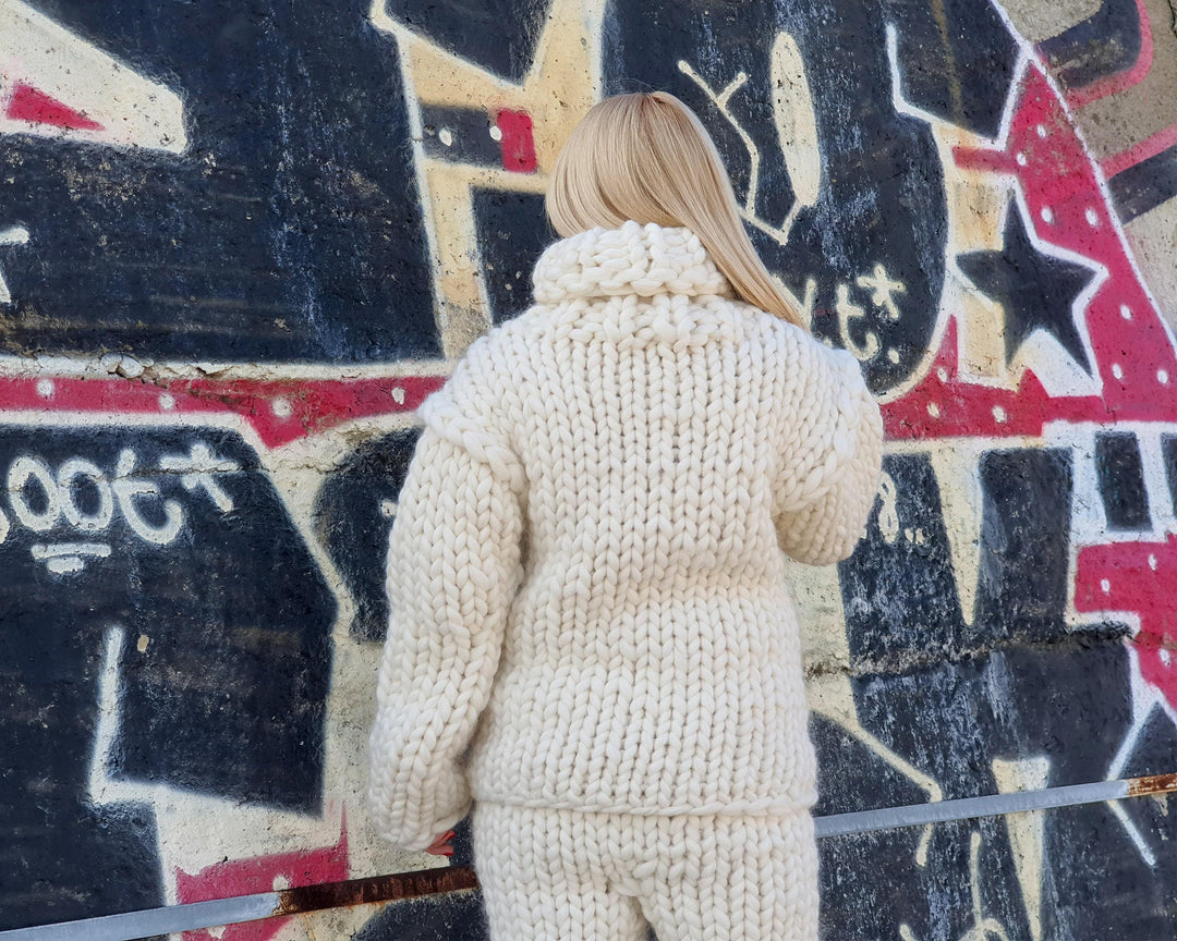 Chunky Merino Wool Sweater, Hand Knitted 2.5 kg Soft Pullover T908