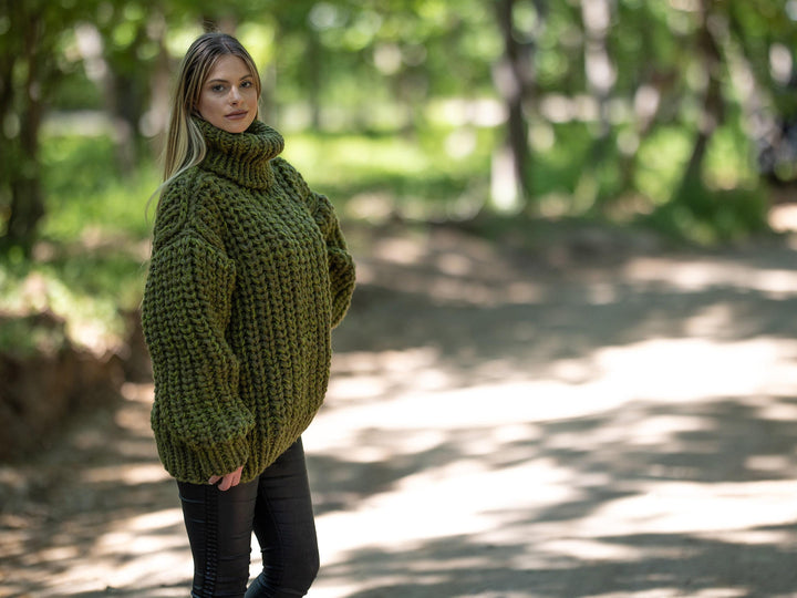 Super Chunky Italian Alpaca Wool Sweater, Hand Knitted 12-Strand Thick Pullover T1204