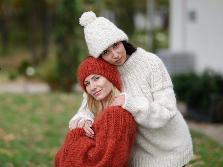 One available in size 5XL, Extra chunky alpaca mix sweater T1131