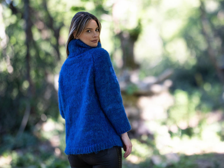 One available in size L, 7 strands of fine alpaca yarn sweater T1220
