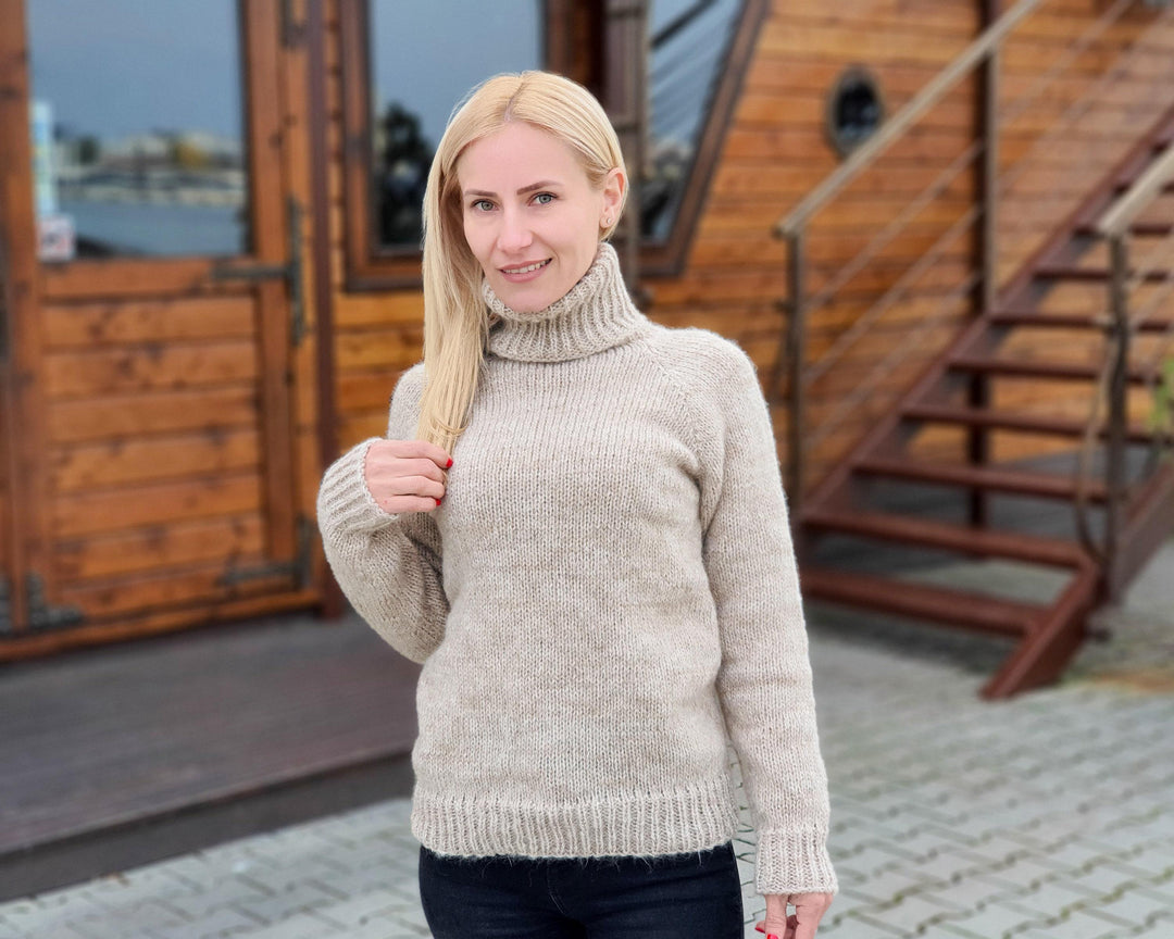 One available in size XS, Excuisit sweater made of yak, alpaca and merino  T926