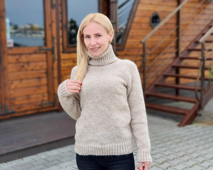 One available in size XS, Excuisit sweater made of yak, alpaca and merino  T926