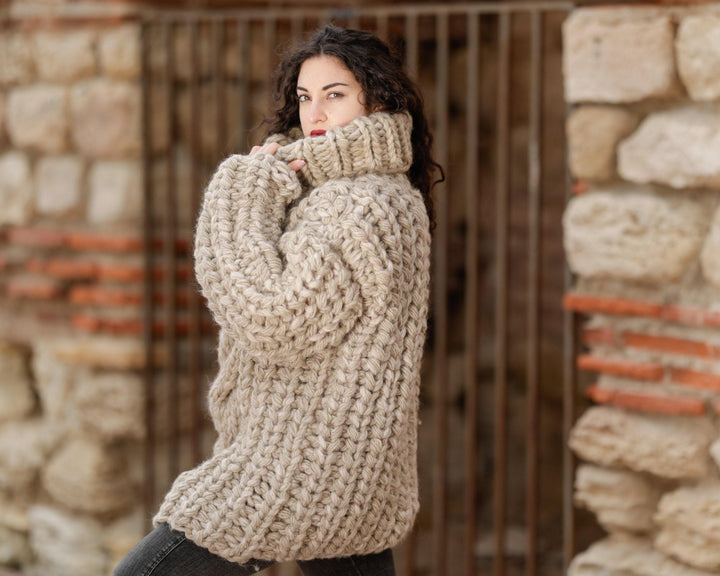 Super Chunky Alpaca Wool Sweater, Hand Knitted 26-Strand Thick Pullover T1391