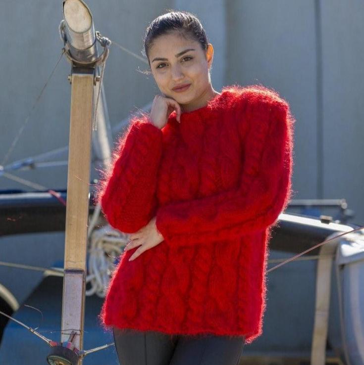 Fuzzy Mohair Sweater – Hand-Knitted Cabled Chunky Oversized Crewneck Pullover T564