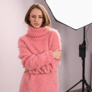Rosa Baby Suri Alpaka Pullover, Fluffy Merino Rollkragen, Handgestrickter Weichwollpullover T2044