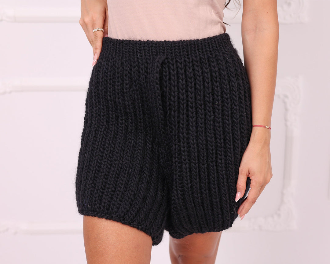 Close view of black chunky wool hand knit shorts T2340