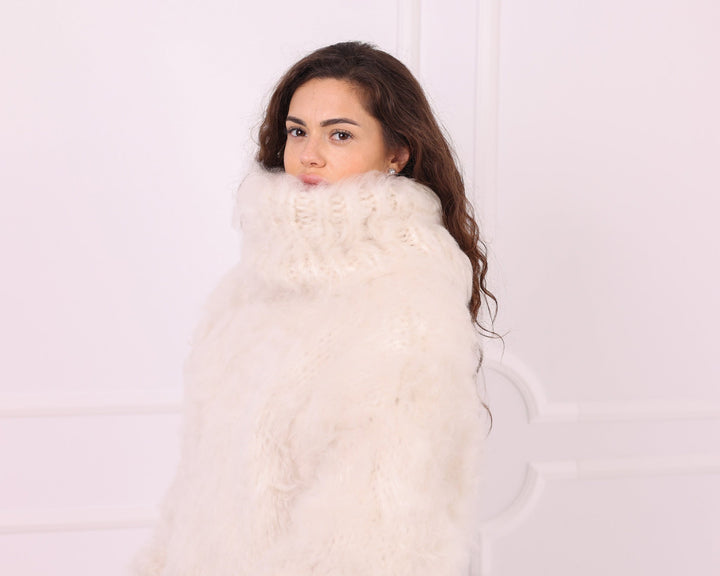 Cream long-haired alpaca turtleneck sweater side detail