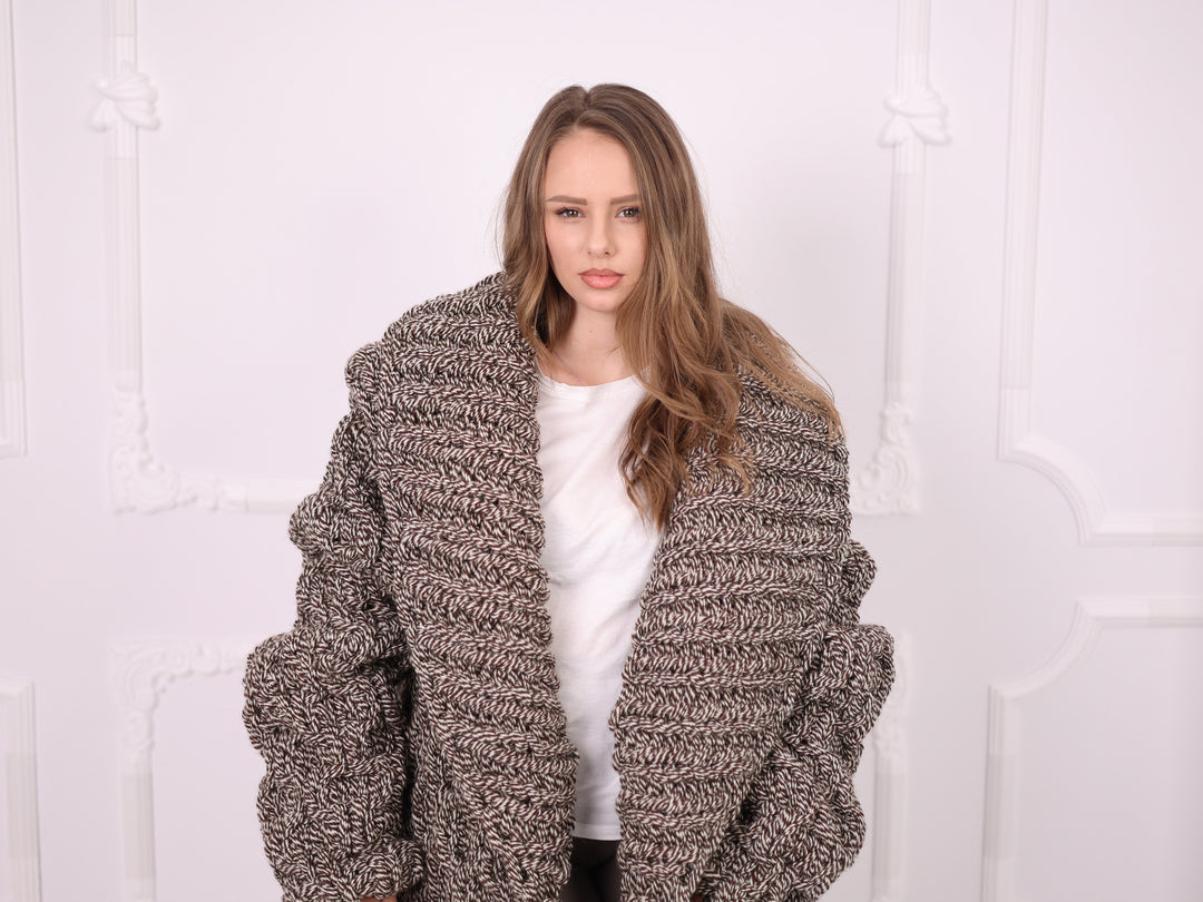 Melange chunky raw wool cardigan collar portrait