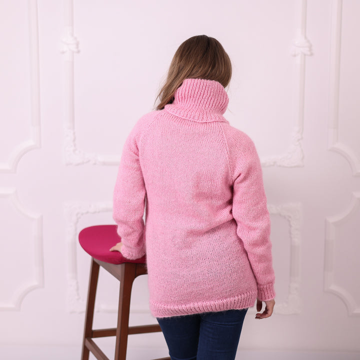 Pink lightweight mohair turtleneck sweater T2397 back view