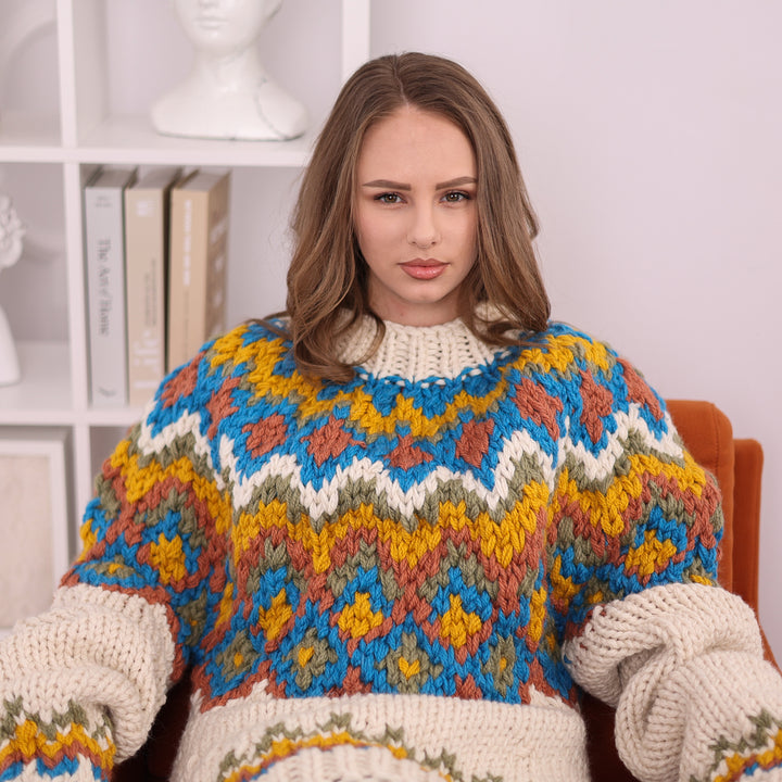Multicolor Nordic raw wool sweater patterned yoke close-up T2401