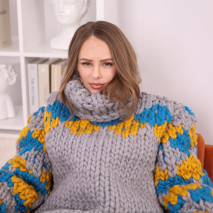 Chunky grey wool turtleneck and Nordic colorwork detail T2402