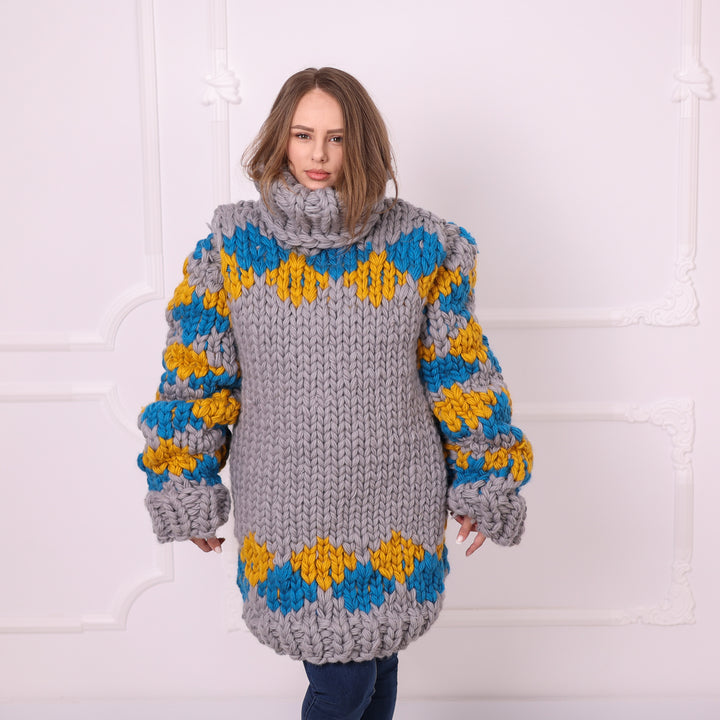 Extra chunky grey wool Nordic sweater full front view T2402