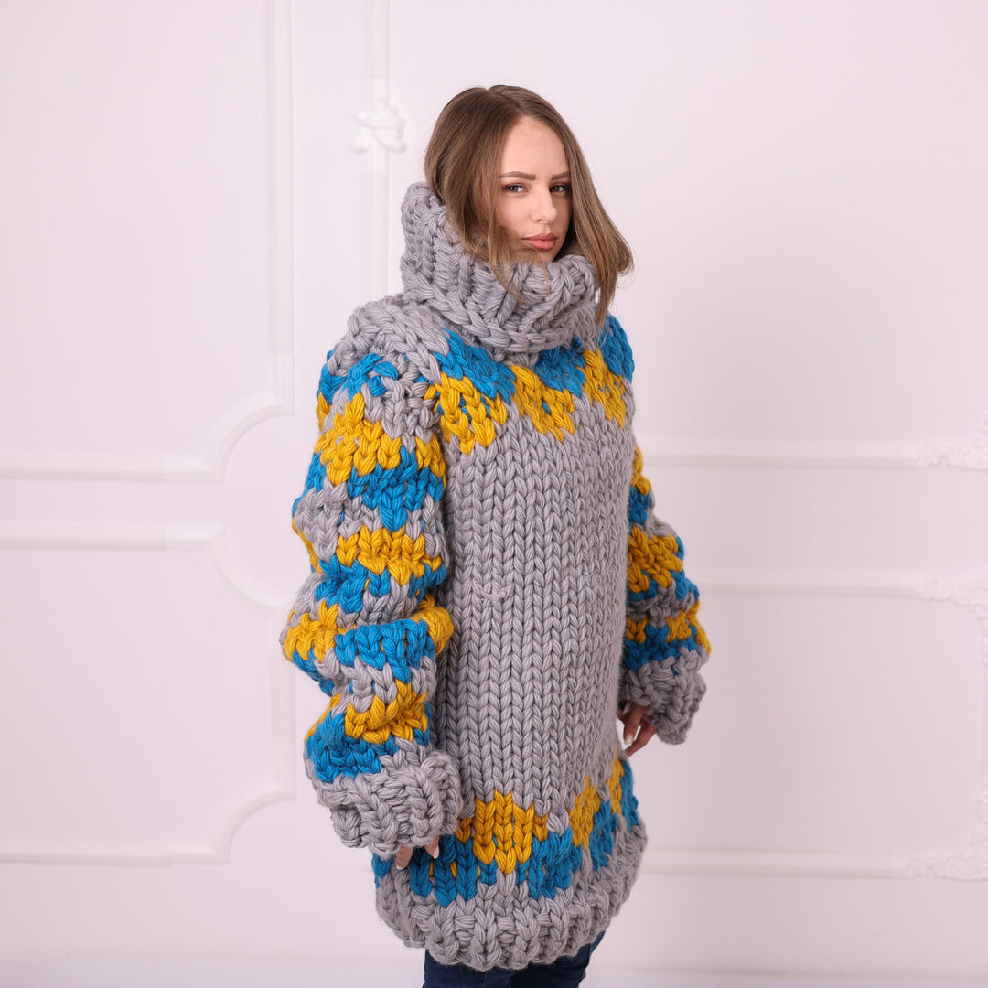 Grey blue mustard chunky Nordic wool sweater side view T2402